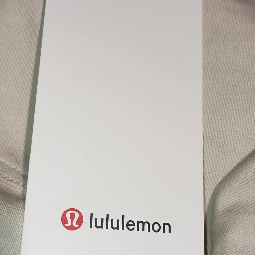 NWT Lululemon Women's Light Utilitech Cargo Pocket High-Rise Pant Size 27 khaki